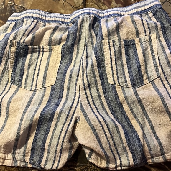 Juniper + lime shorts size medium - Picture 3 of 3